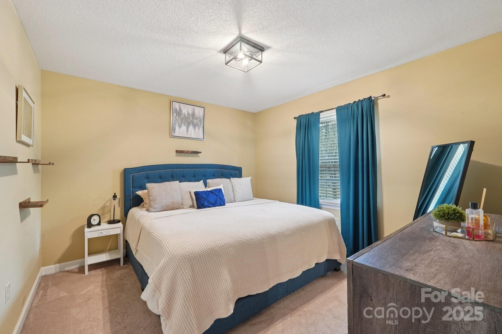 3016 Heathcroft Court