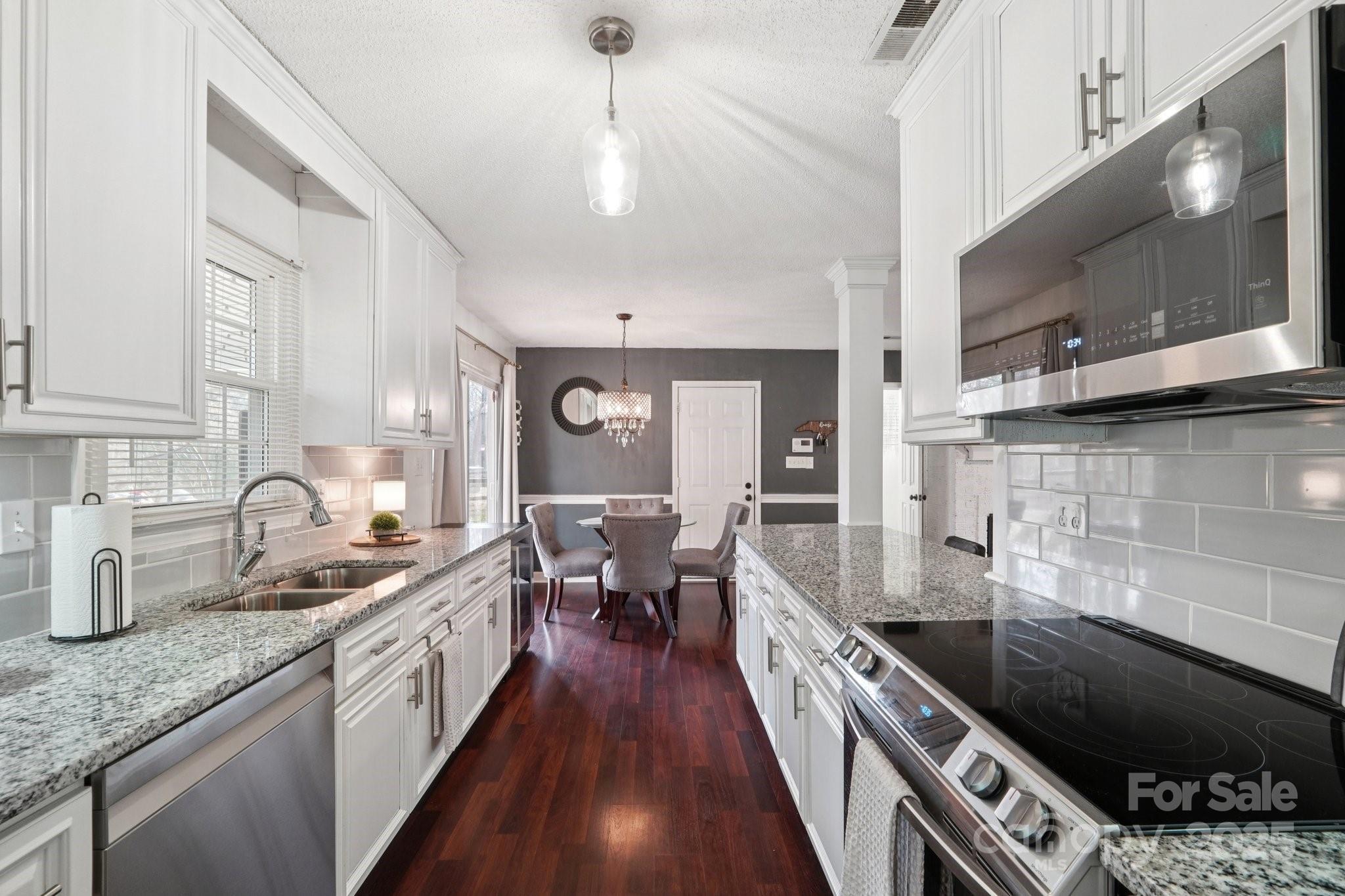 3016 Heathcroft Court