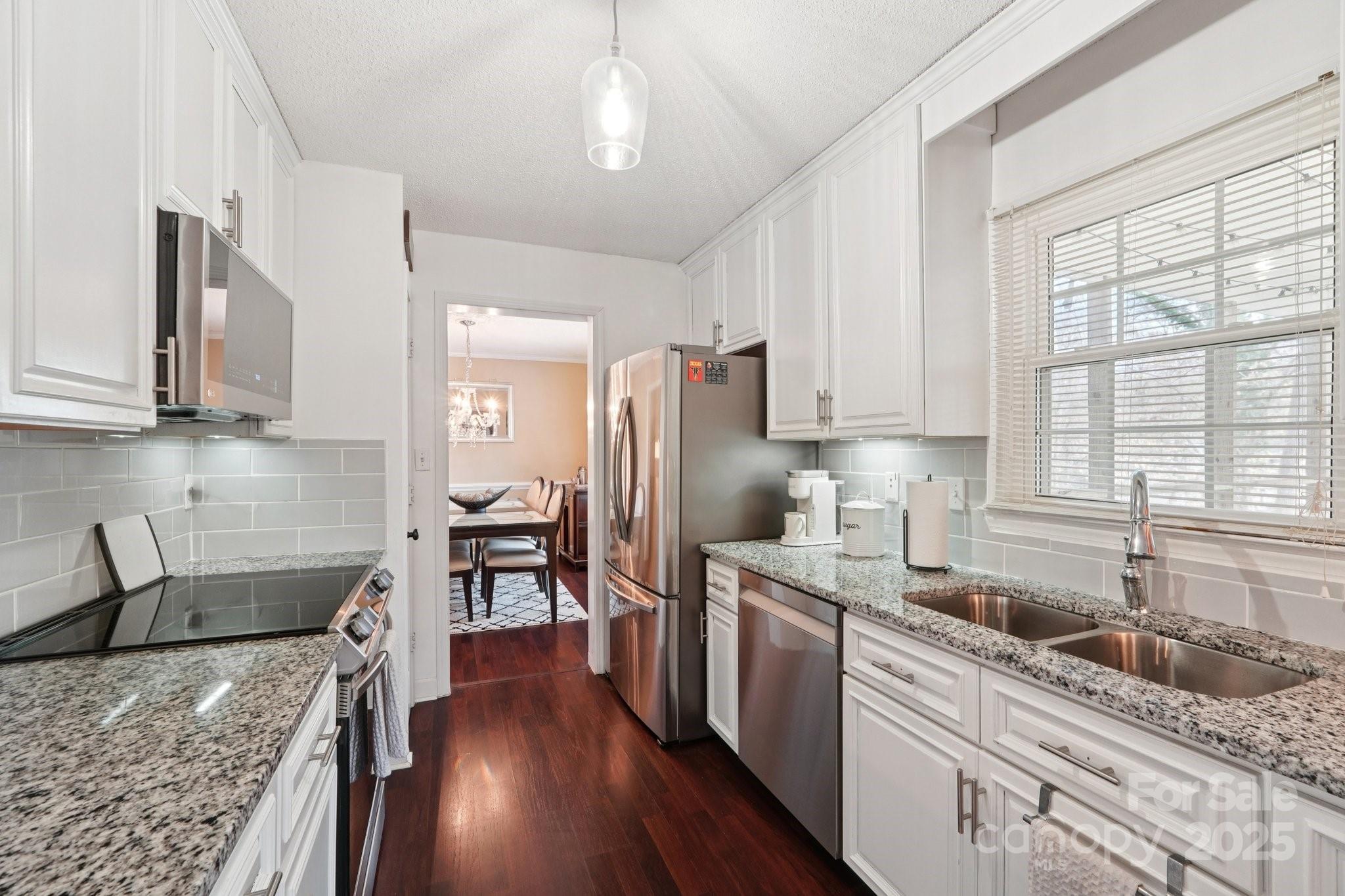 3016 Heathcroft Court