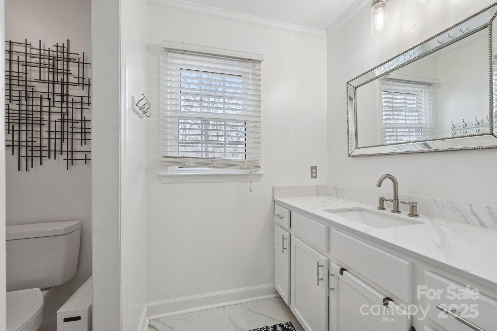 3016 Heathcroft Court