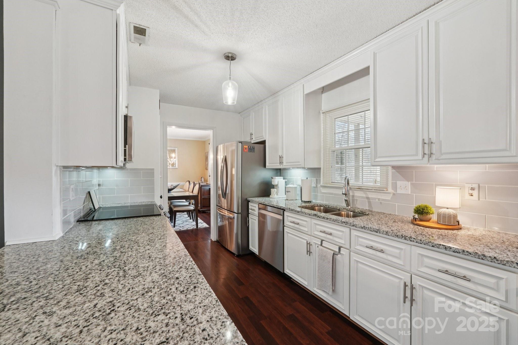 3016 Heathcroft Court