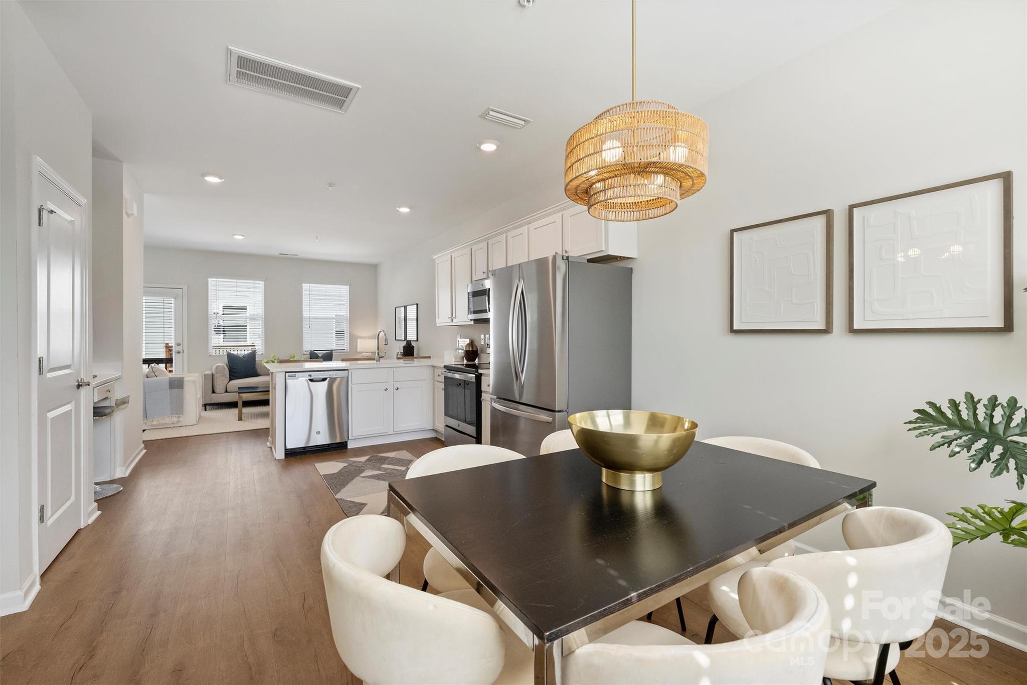 2409 Via del Conte Alley