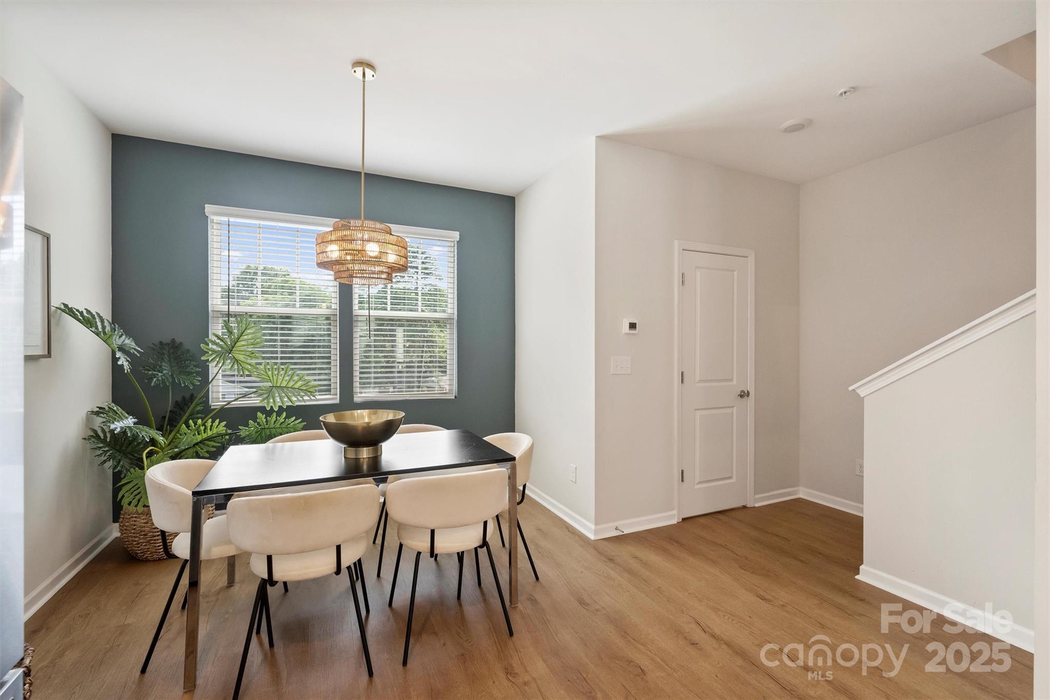 2409 Via del Conte Alley