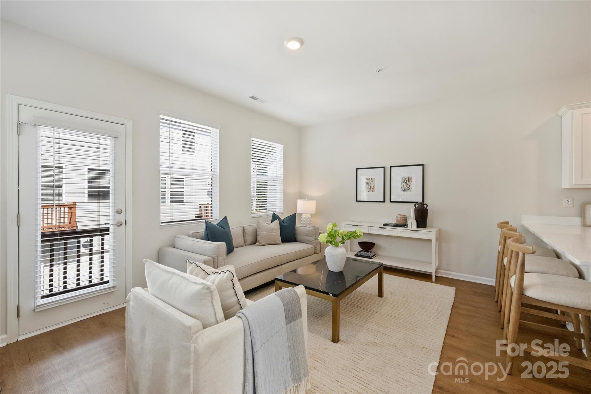 2409 Via del Conte Alley