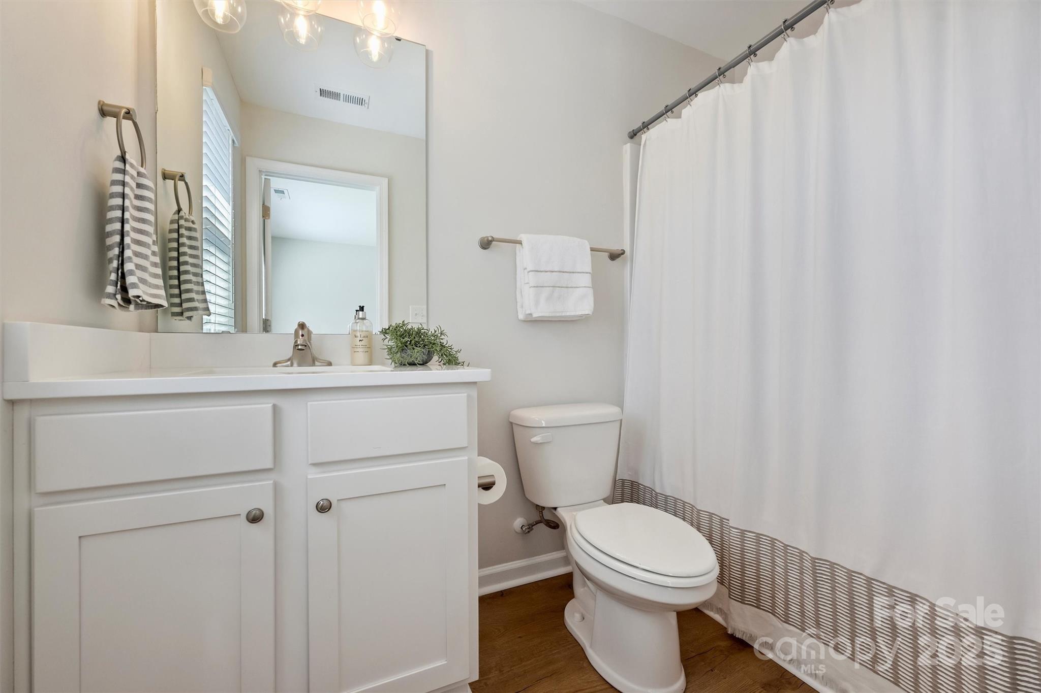 2409 Via del Conte Alley