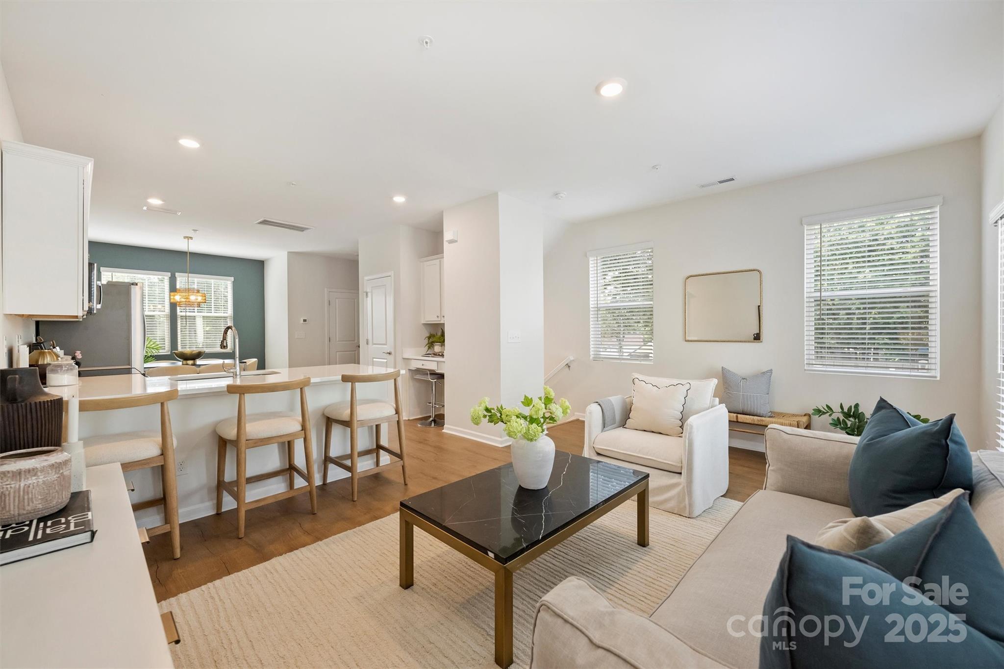 2409 Via del Conte Alley