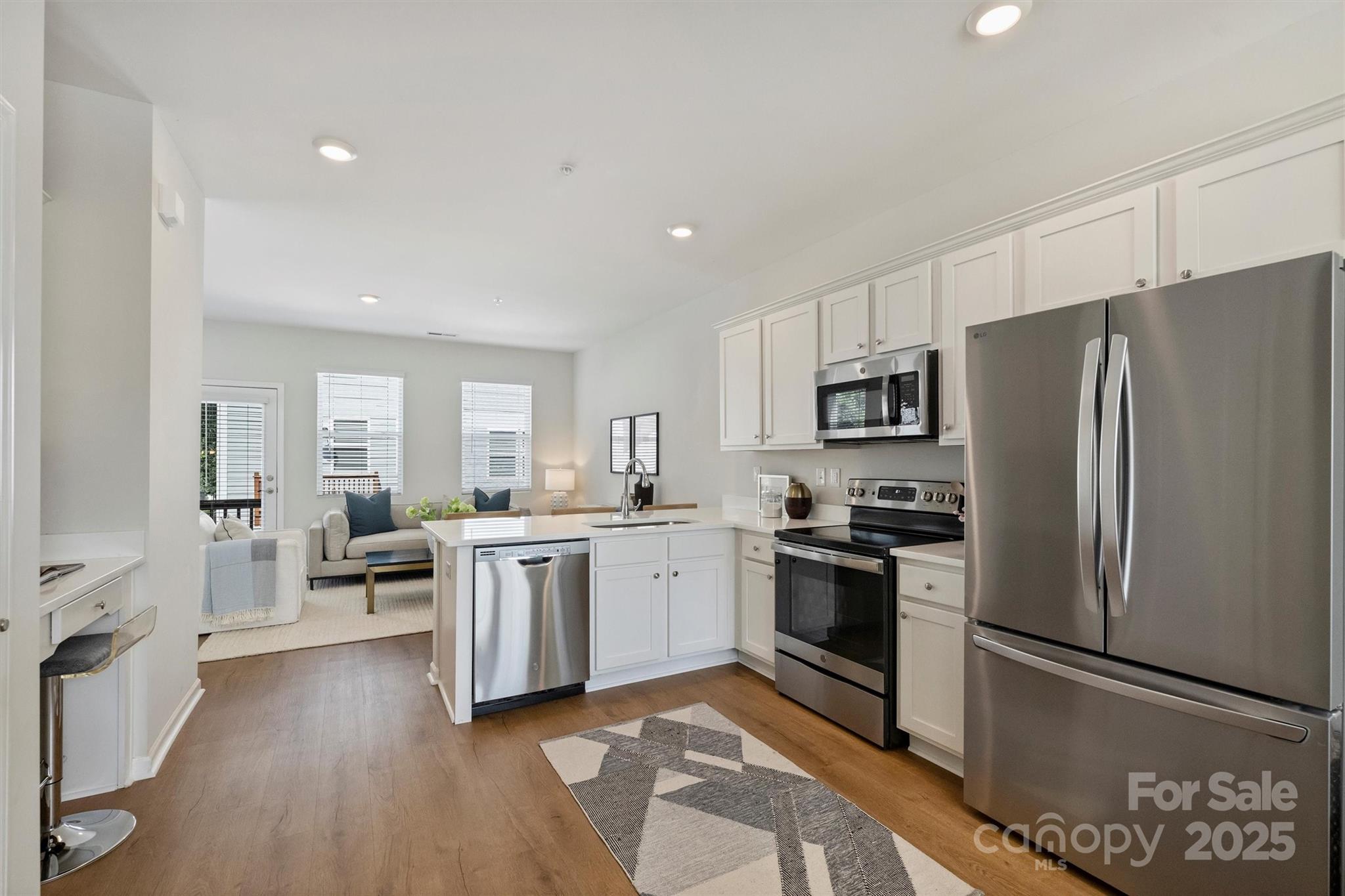 2409 Via del Conte Alley