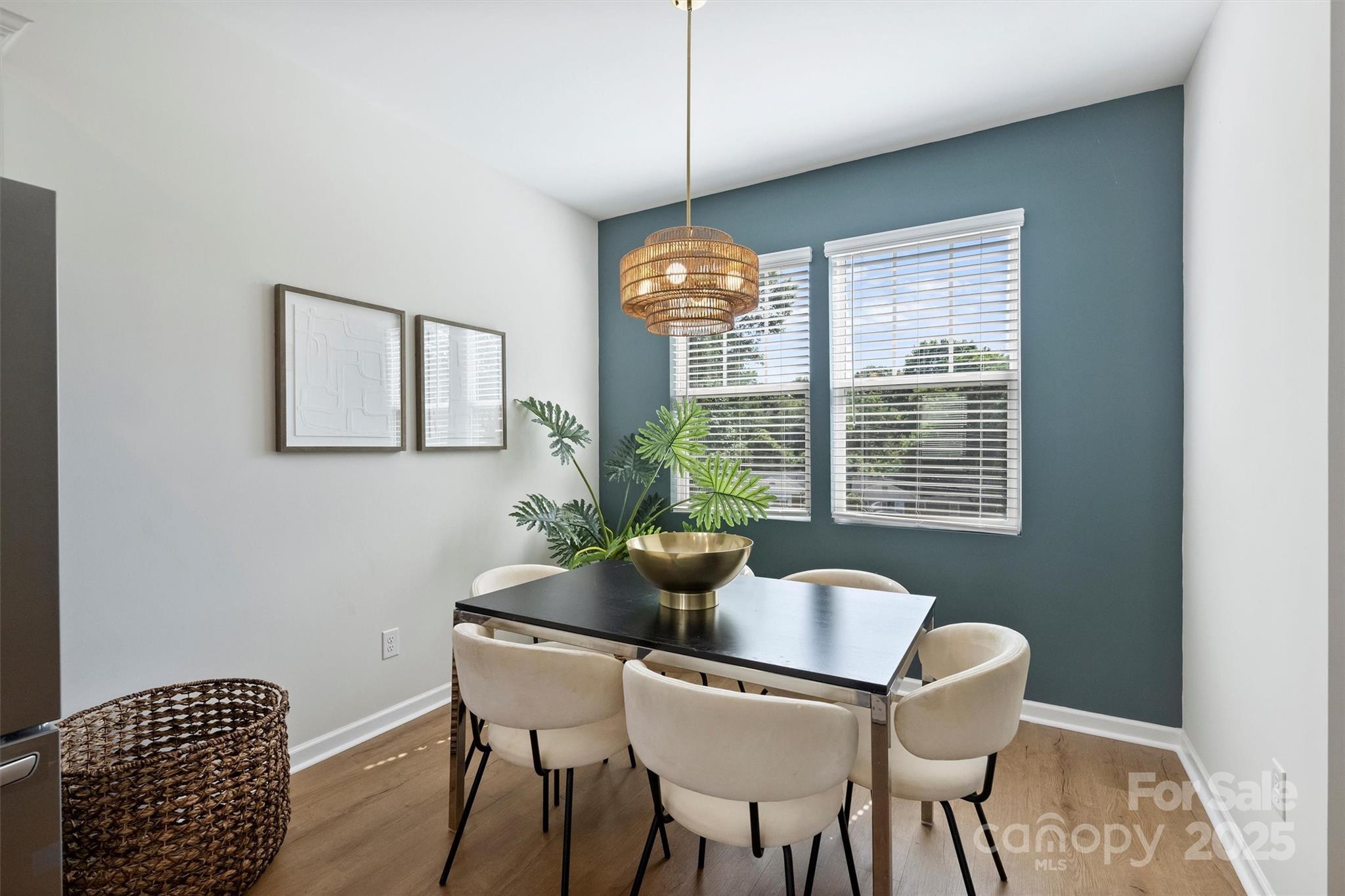 2409 Via del Conte Alley