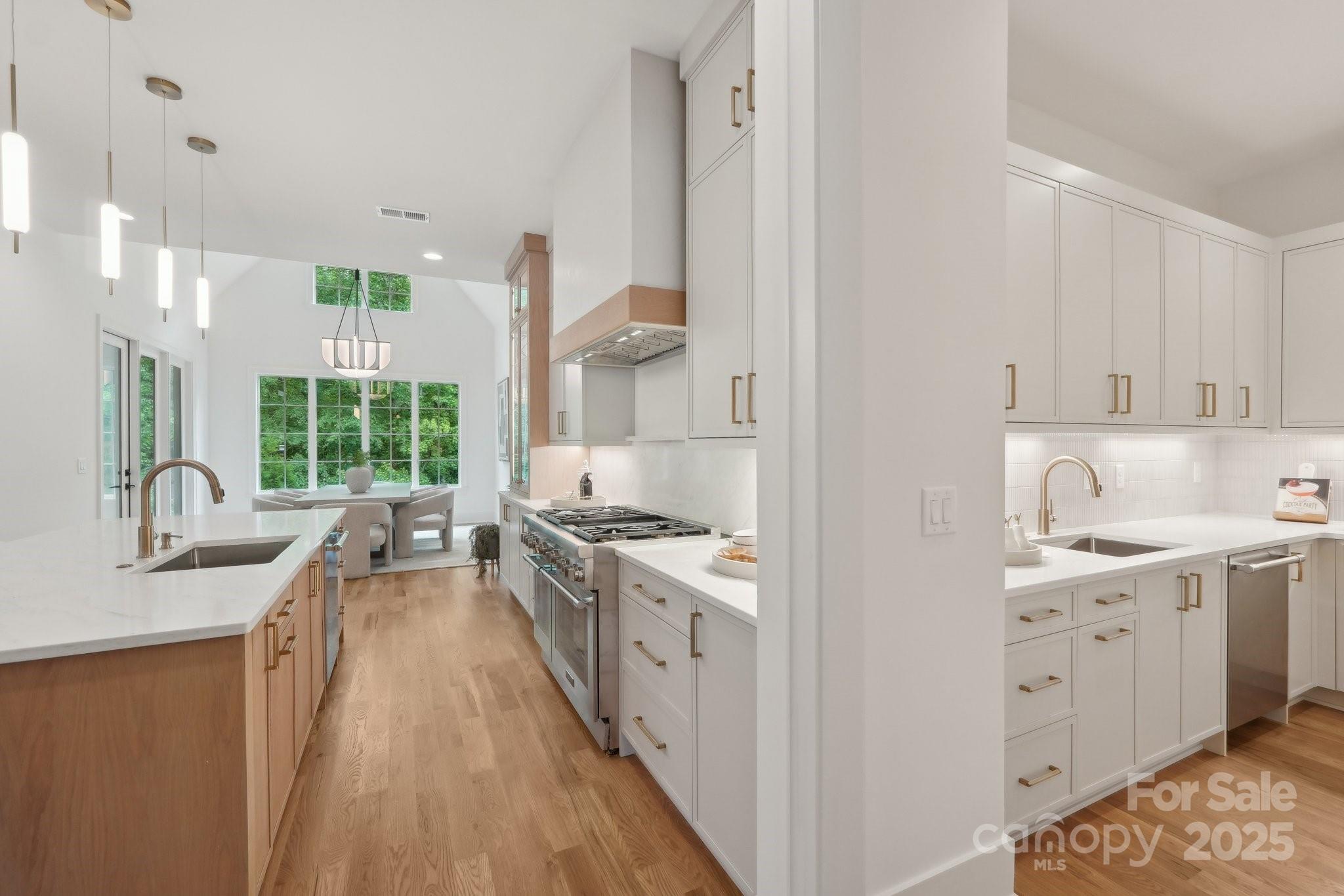 213 Crest Court