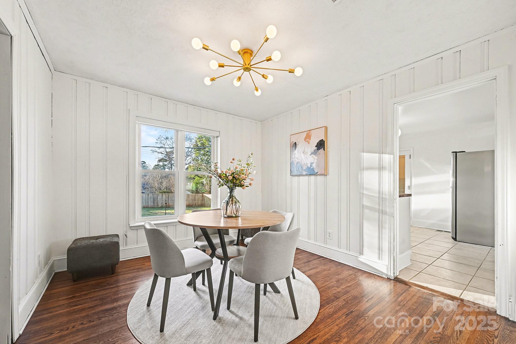 2218 Amesbury Avenue