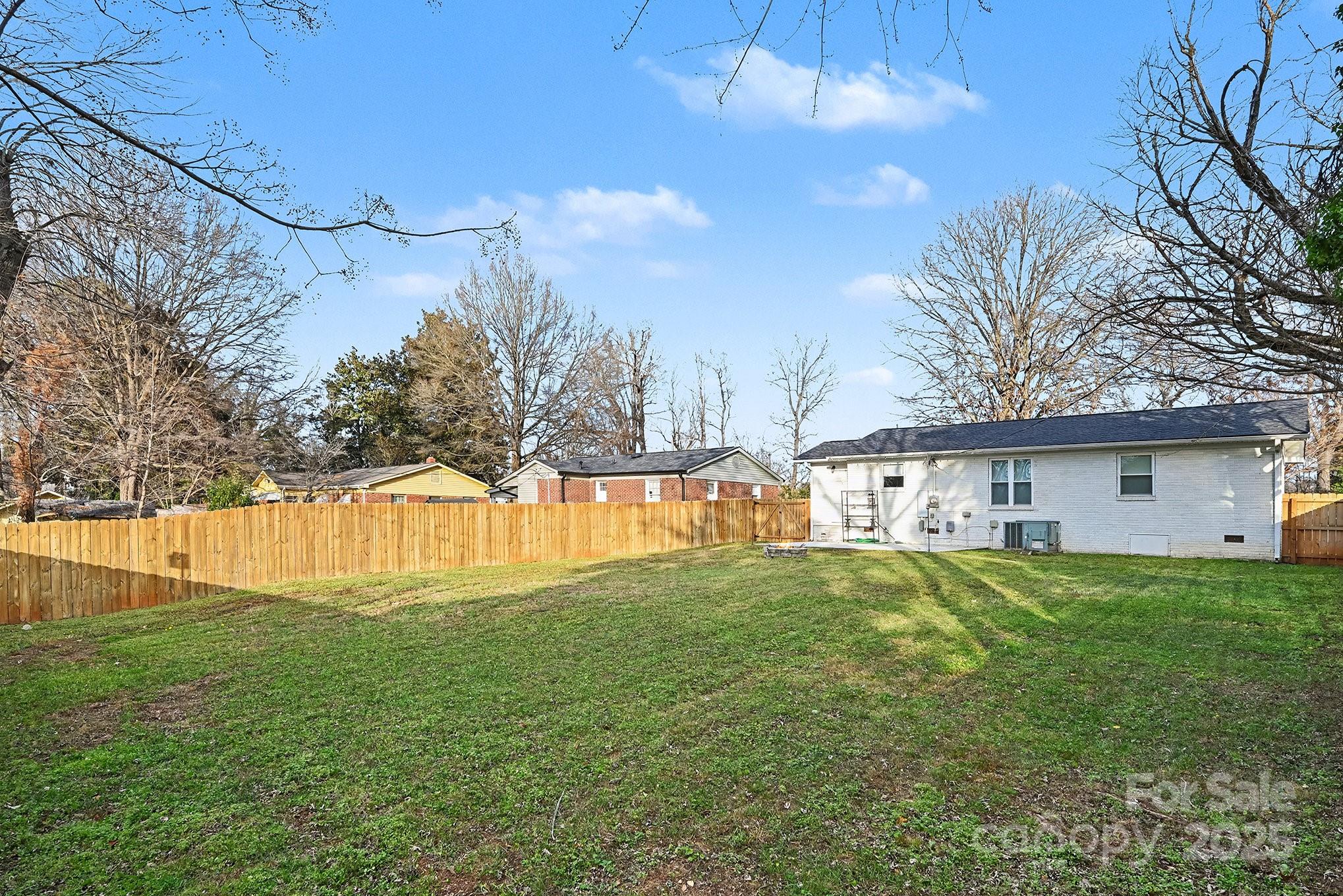 2218 Amesbury Avenue