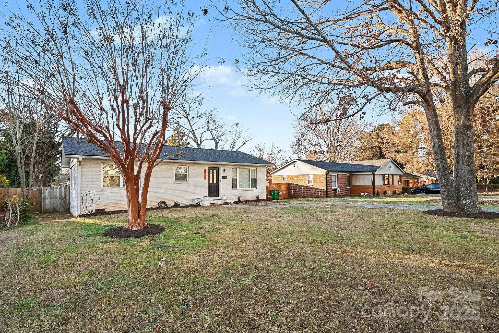 2218 Amesbury Avenue