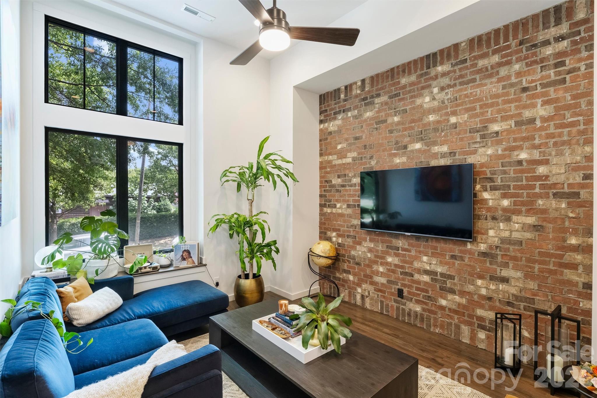 416 E 33rd Street