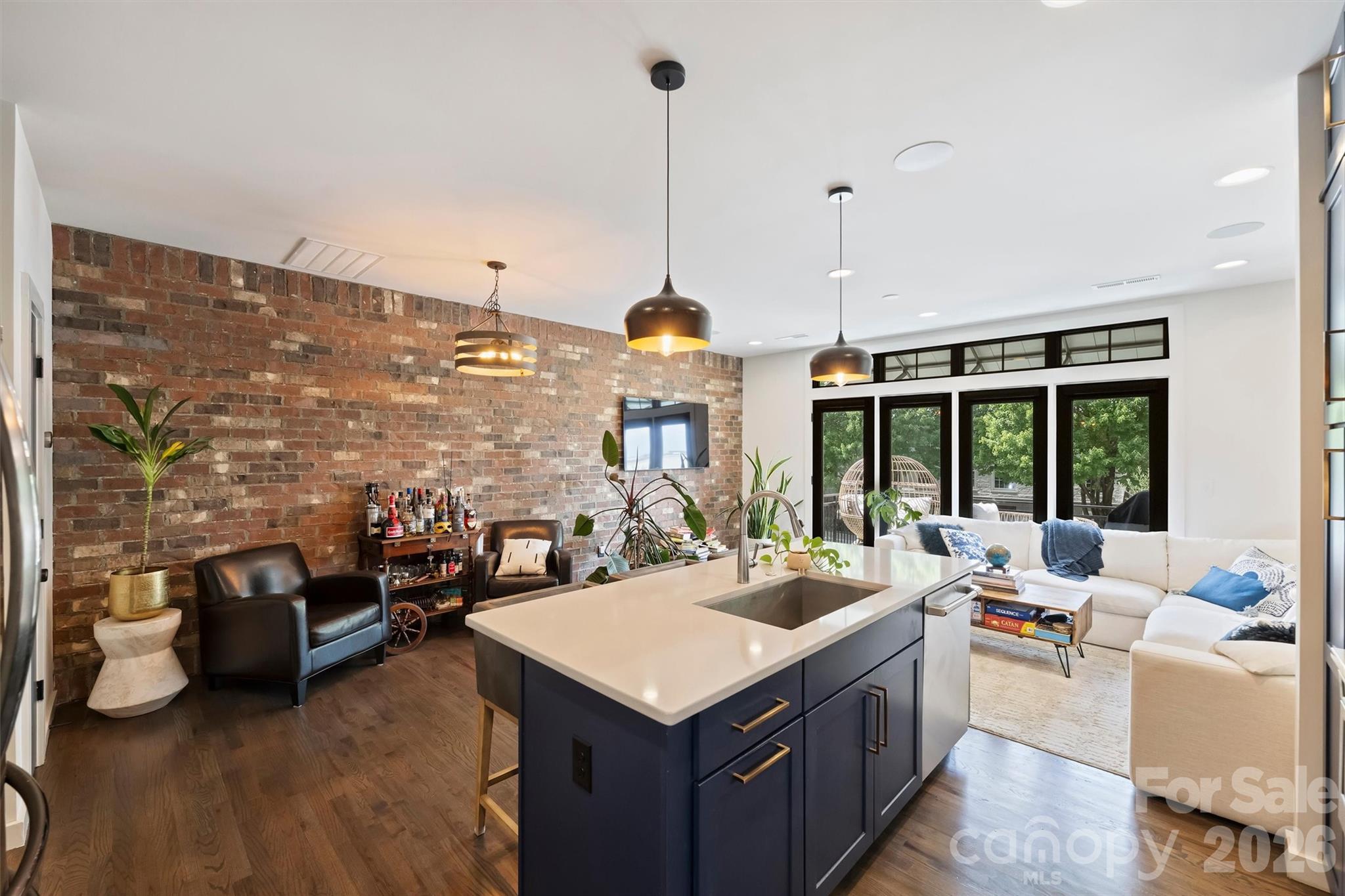 416 E 33rd Street