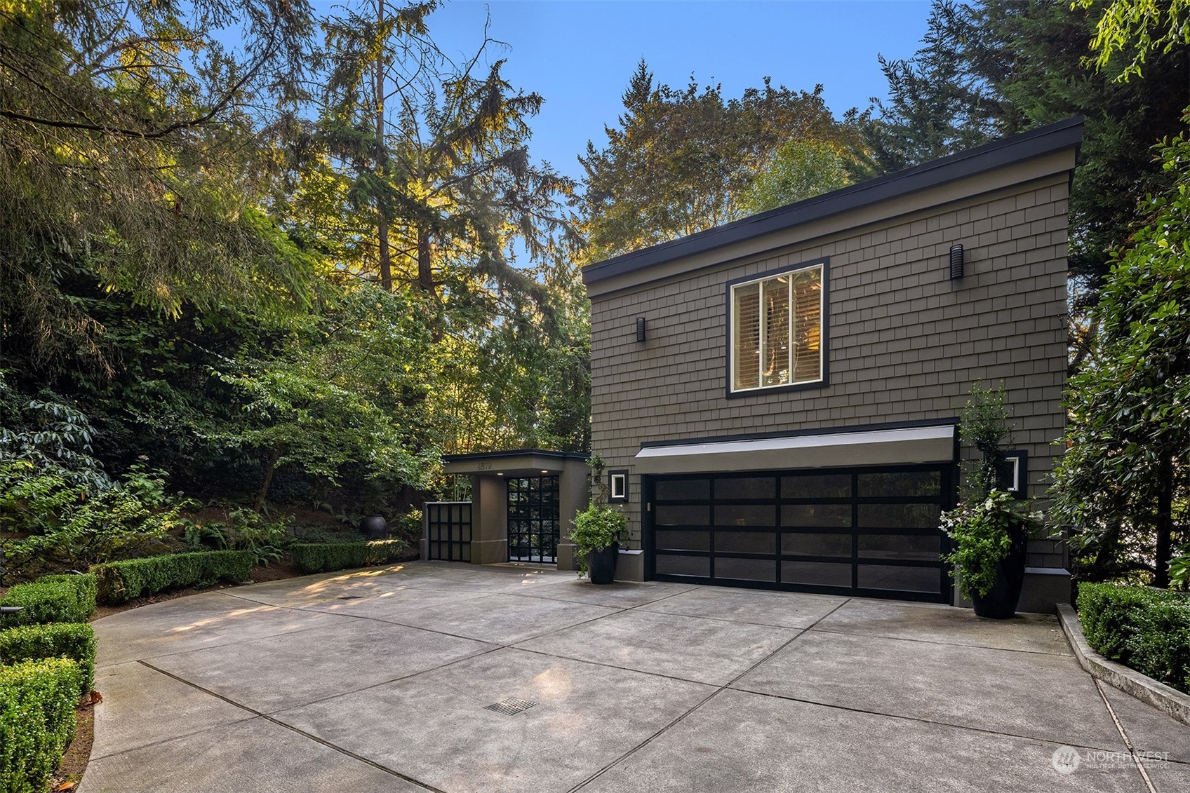 4879 Forest Avenue SE