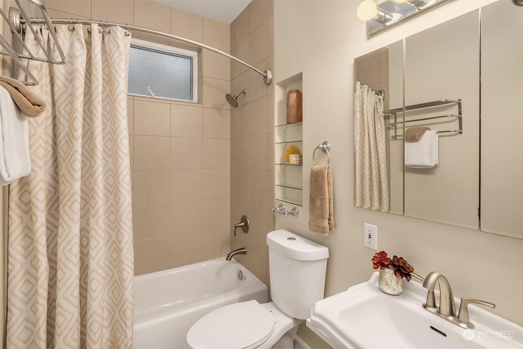 4879 Forest Avenue SE