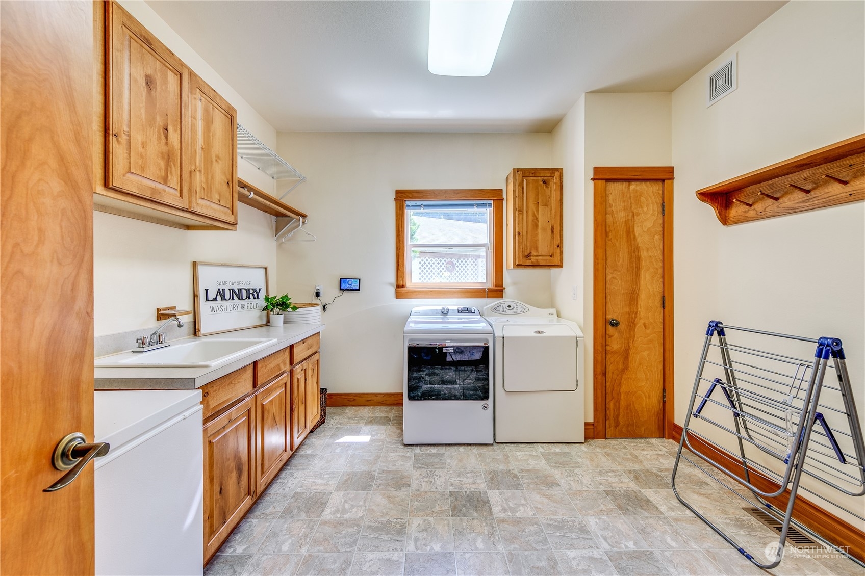 27070 Woodpecker Hill Road NE