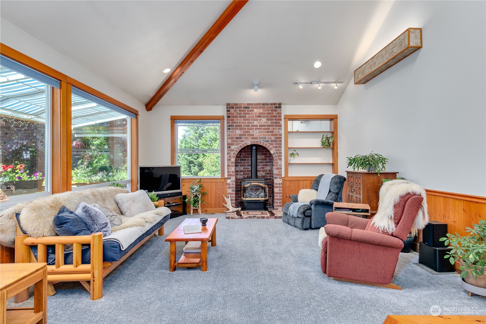 27070 Woodpecker Hill Road NE