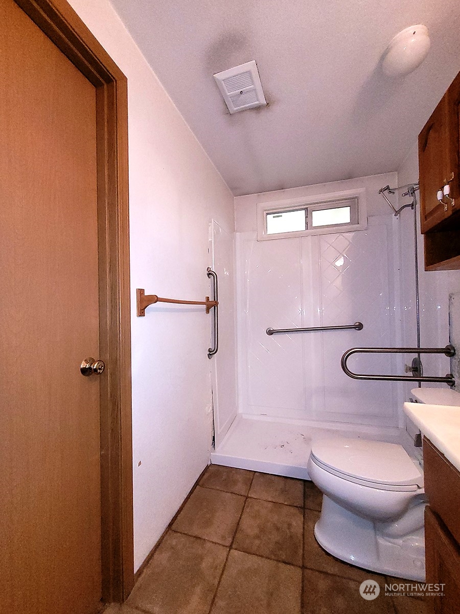 1106 NW Rhoton Court