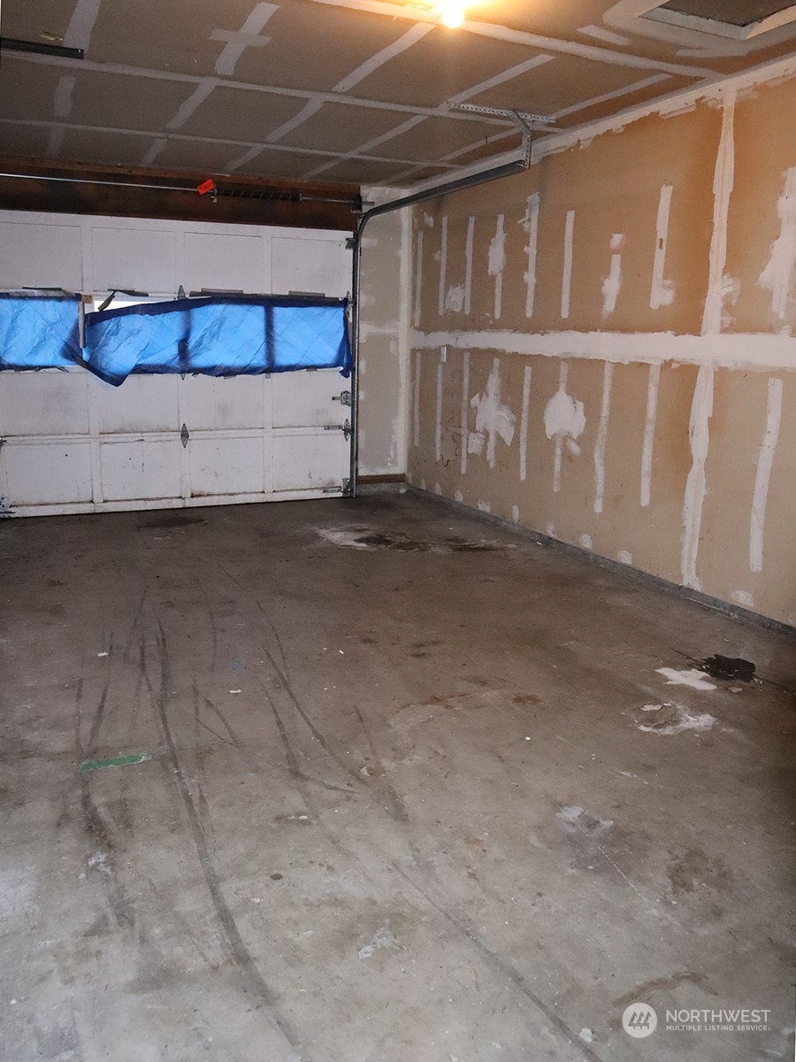 1106 NW Rhoton Court