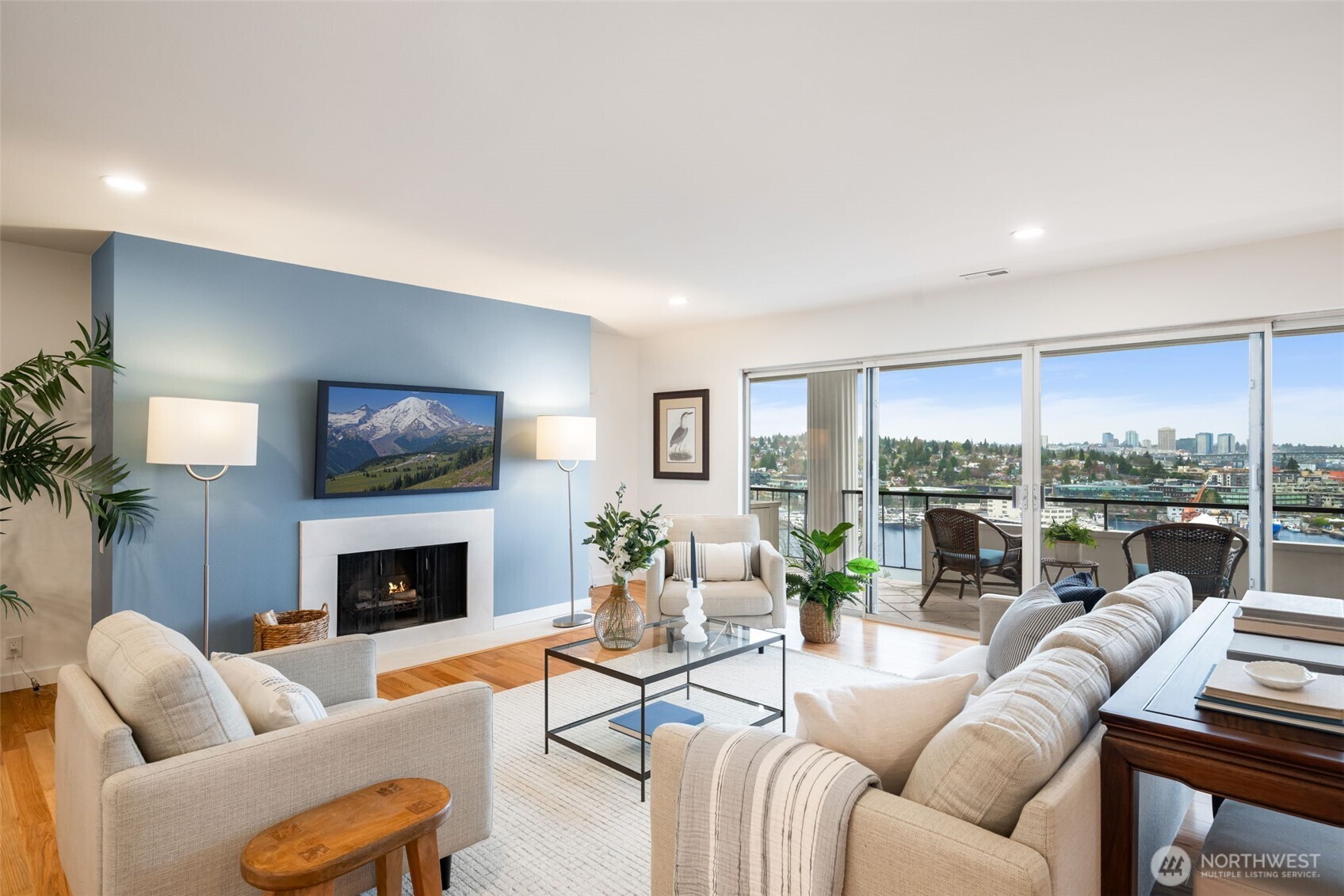 2565 Dexter Avenue N Unit: 501