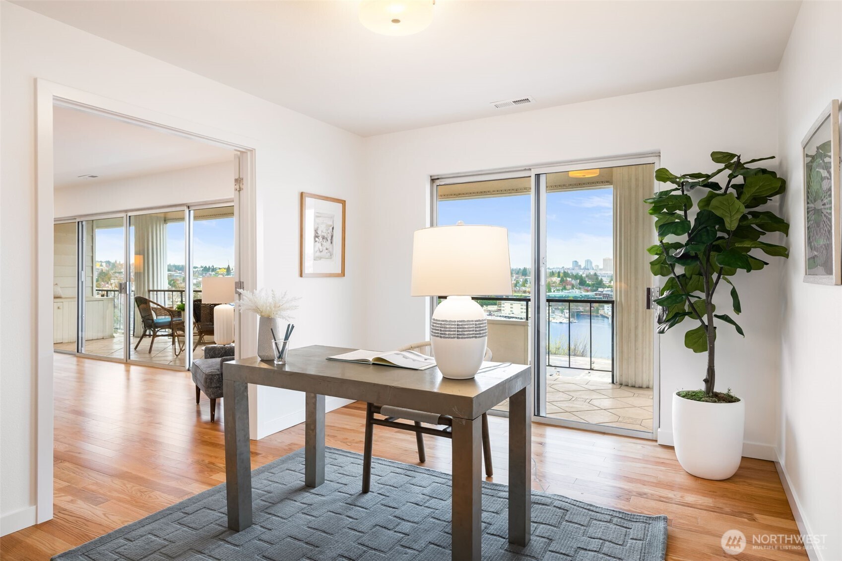 2565 Dexter Avenue N Unit: 501