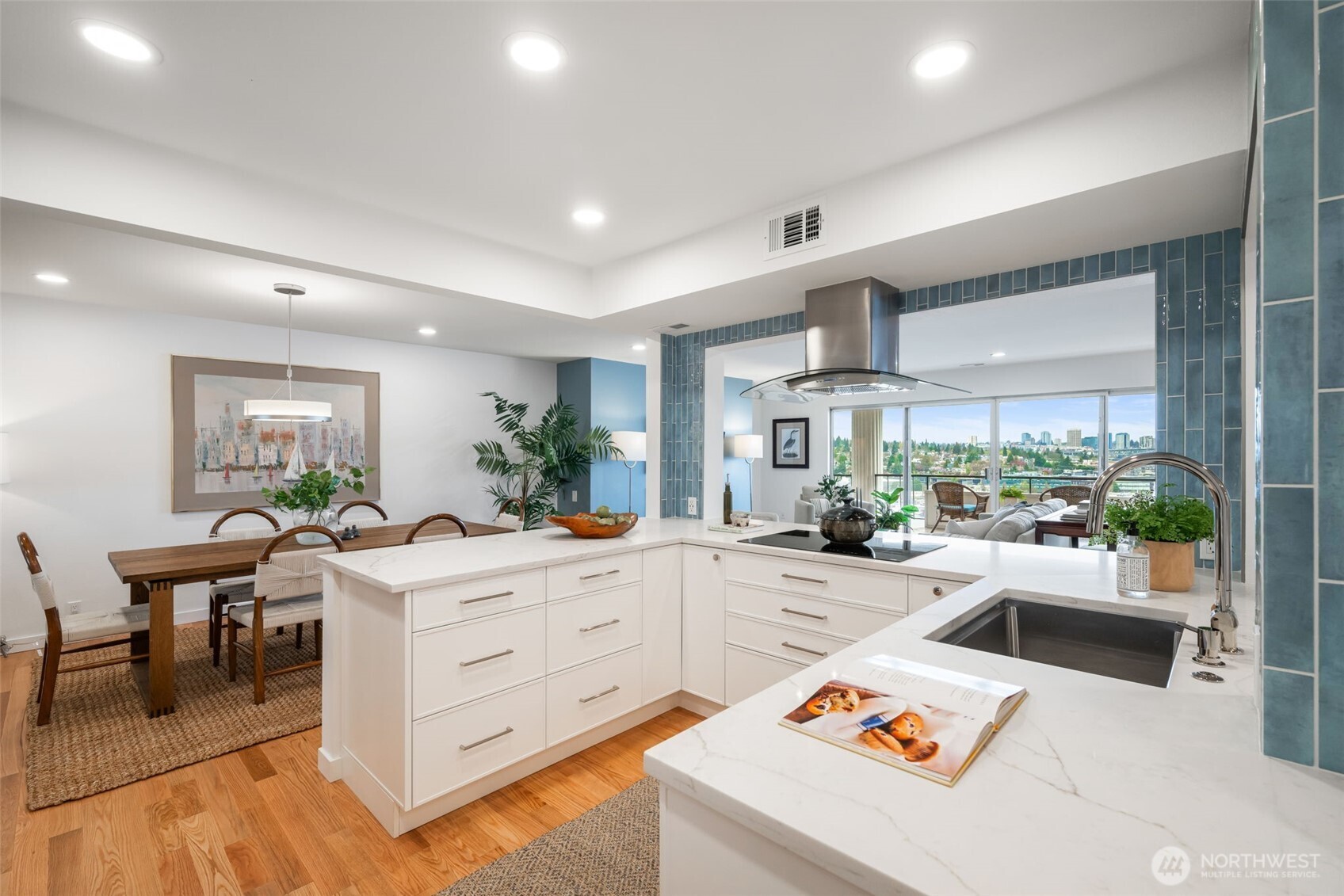 2565 Dexter Avenue N Unit: 501