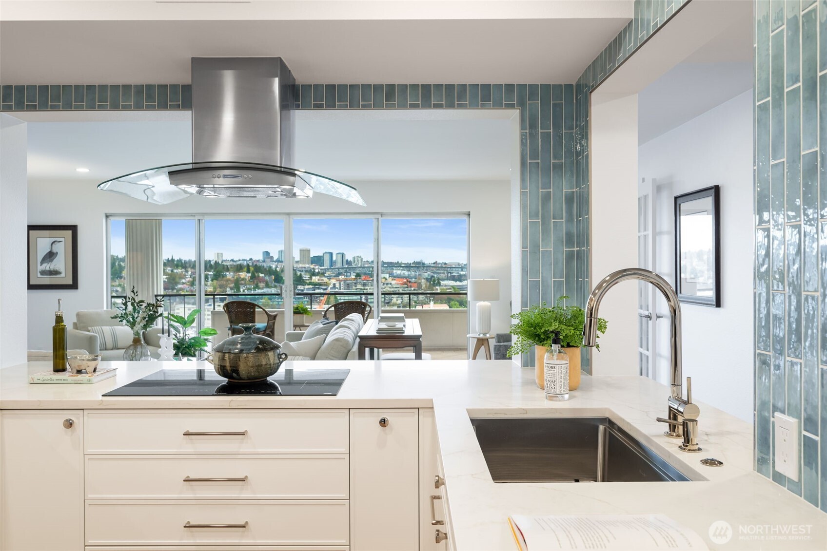 2565 Dexter Avenue N Unit: 501