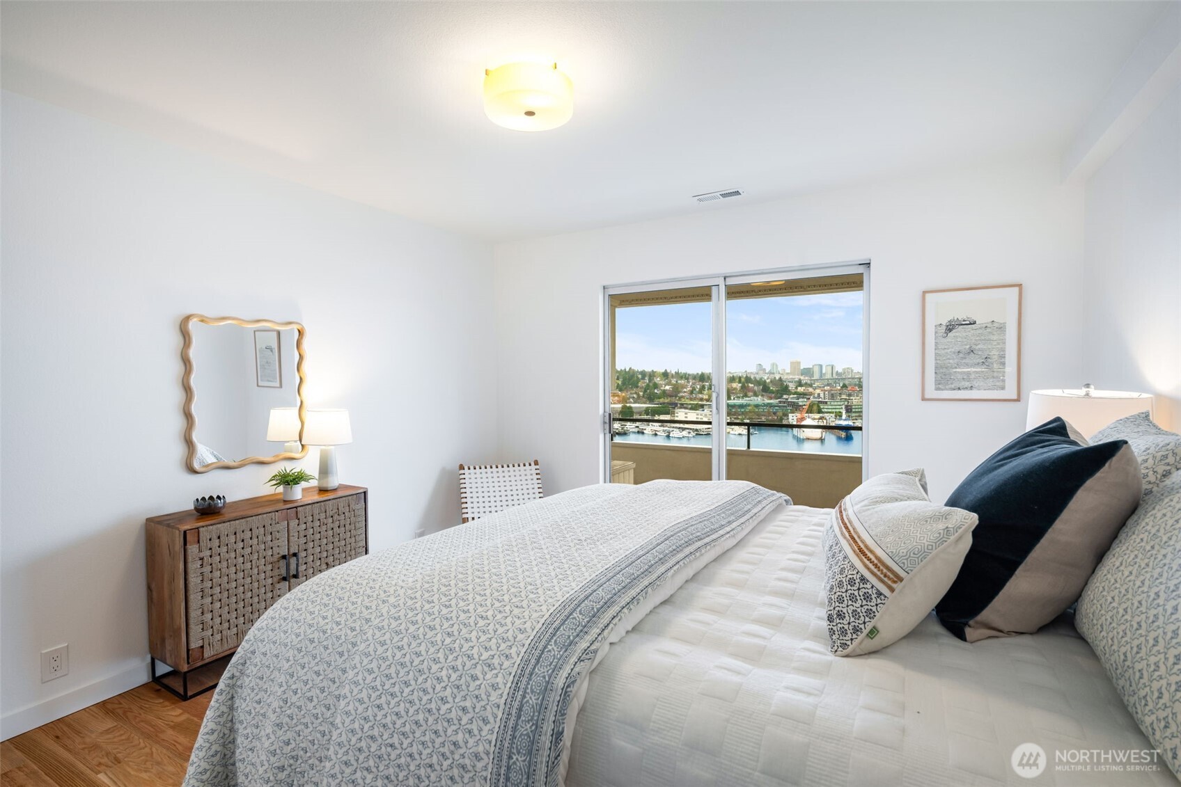 2565 Dexter Avenue N Unit: 501