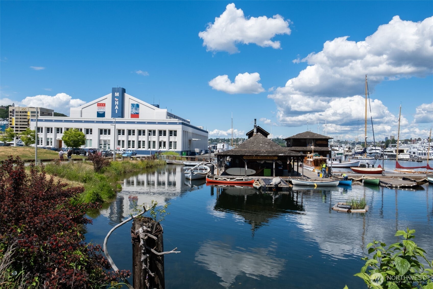 2565 Dexter Avenue N Unit: 501