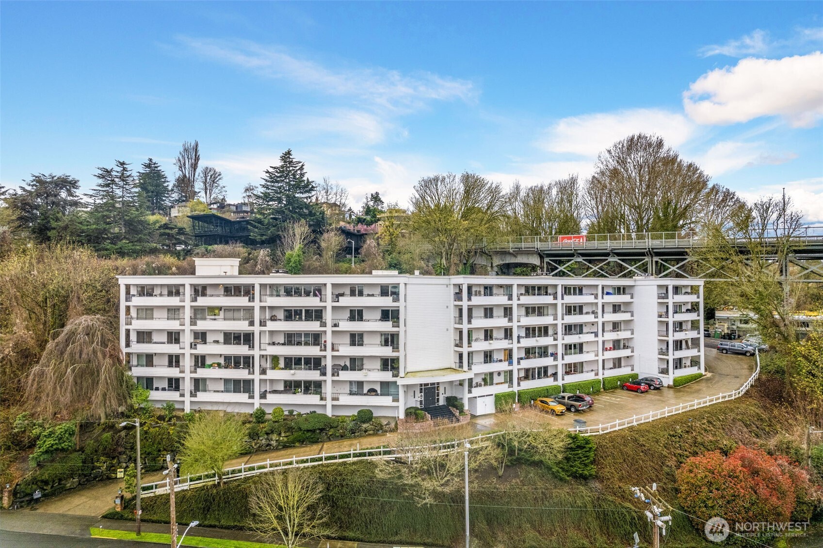 2565 Dexter Avenue N Unit: 501