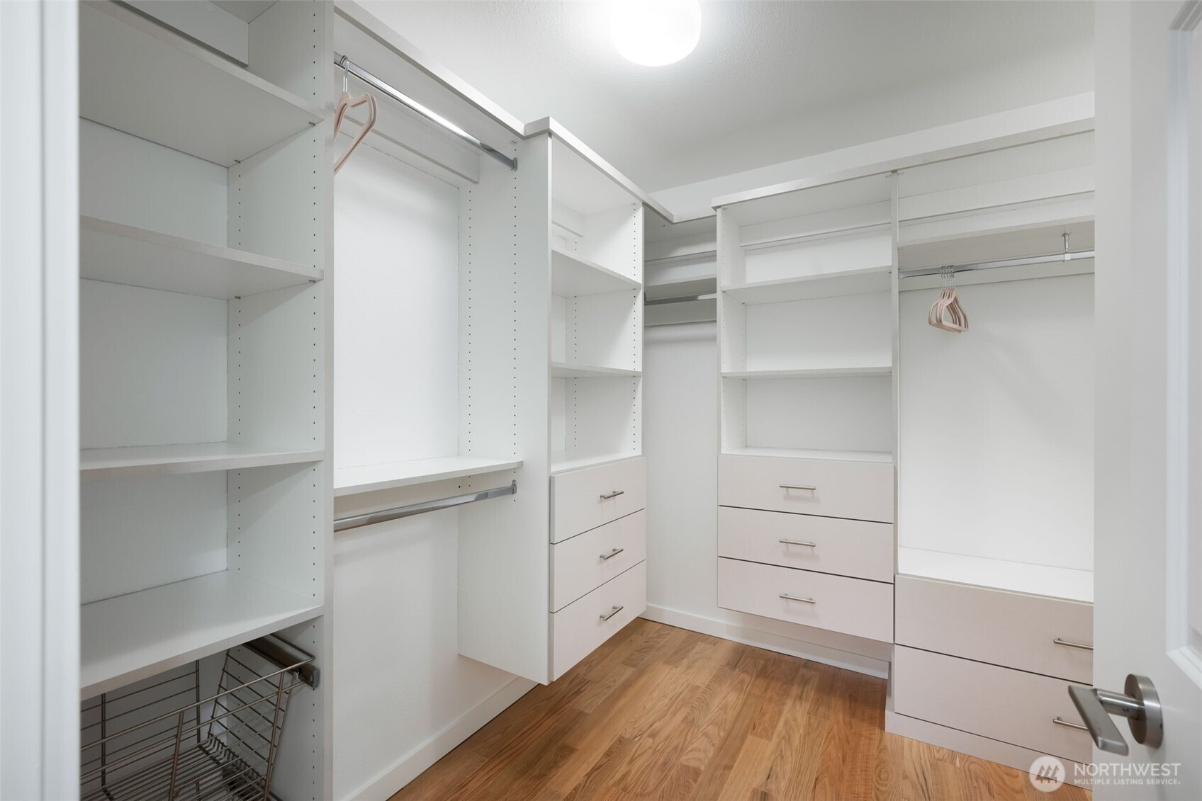 2565 Dexter Avenue N Unit: 501