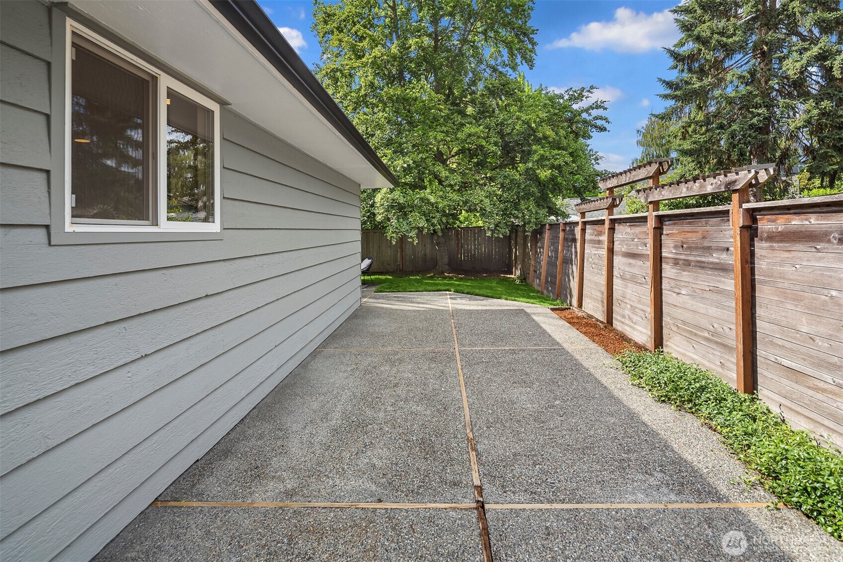 9712 SE 41st
