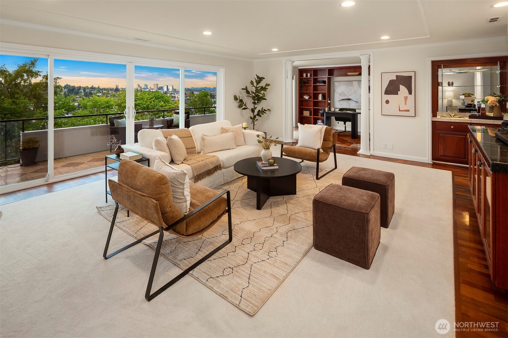 2565 Dexter Avenue N Unit: 303