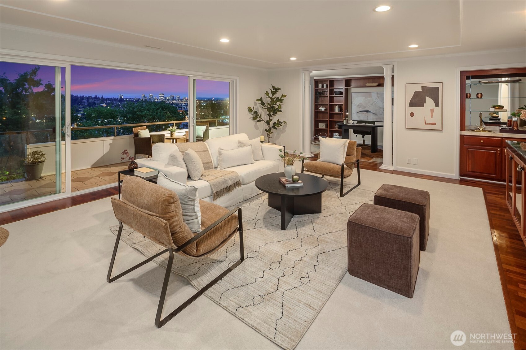 2565 Dexter Avenue N Unit: 303