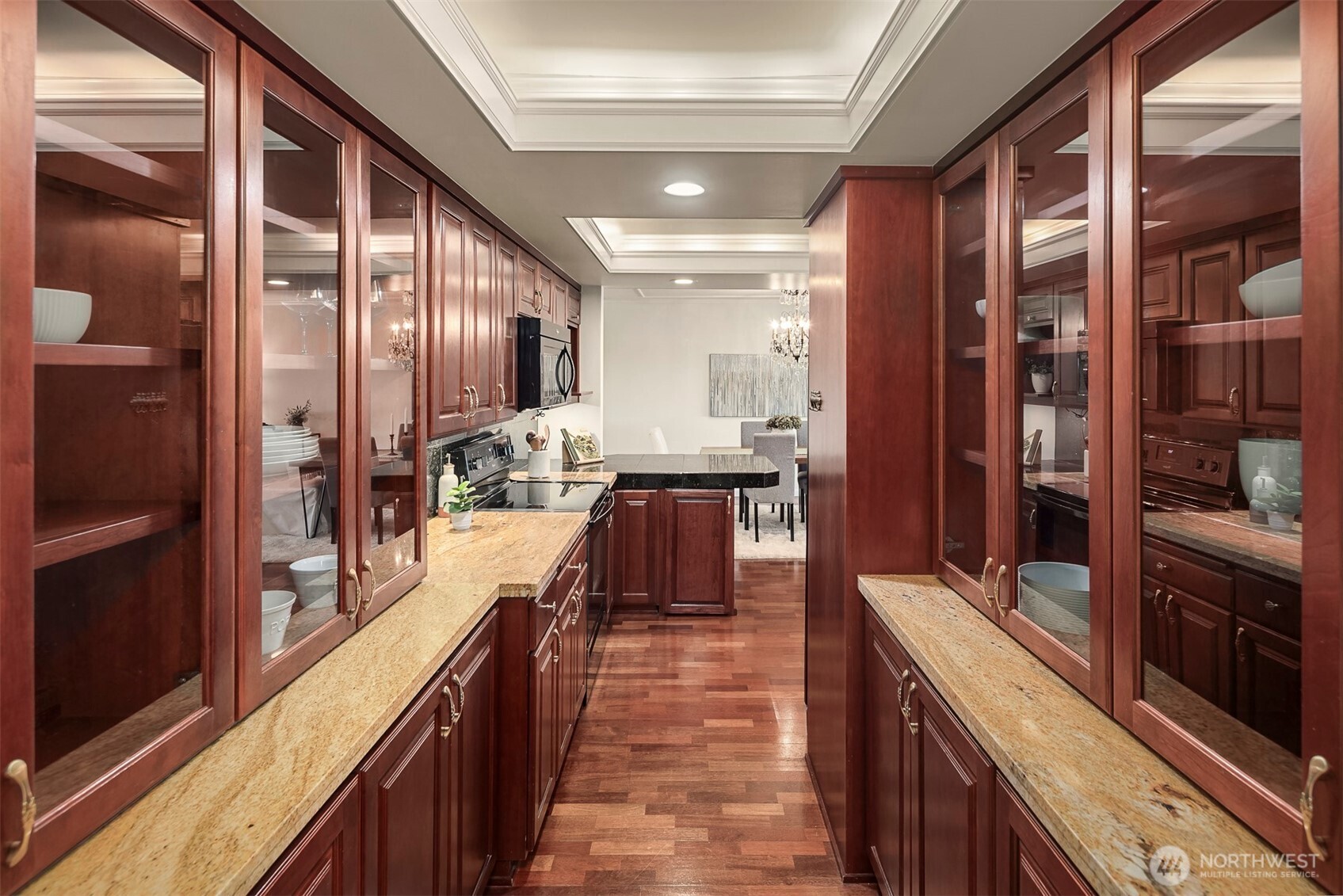 2565 Dexter Avenue N Unit: 303