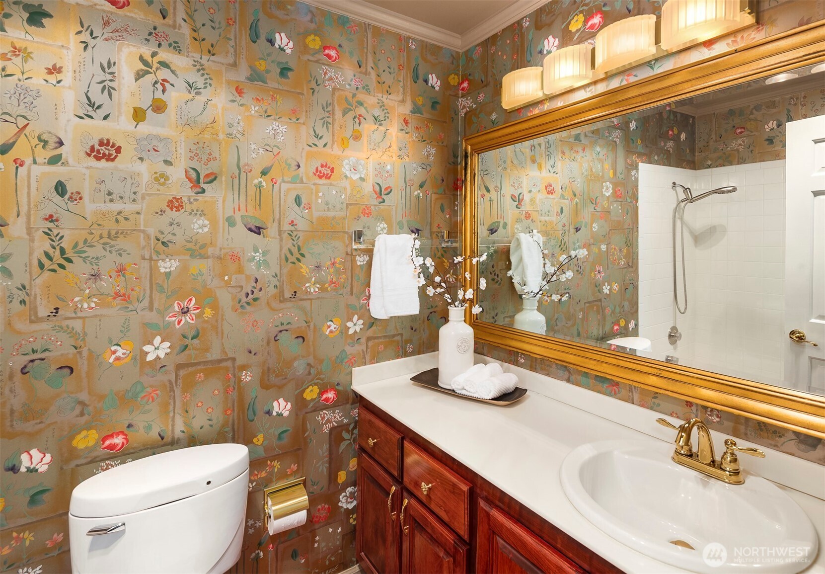 2565 Dexter Avenue N Unit: 303