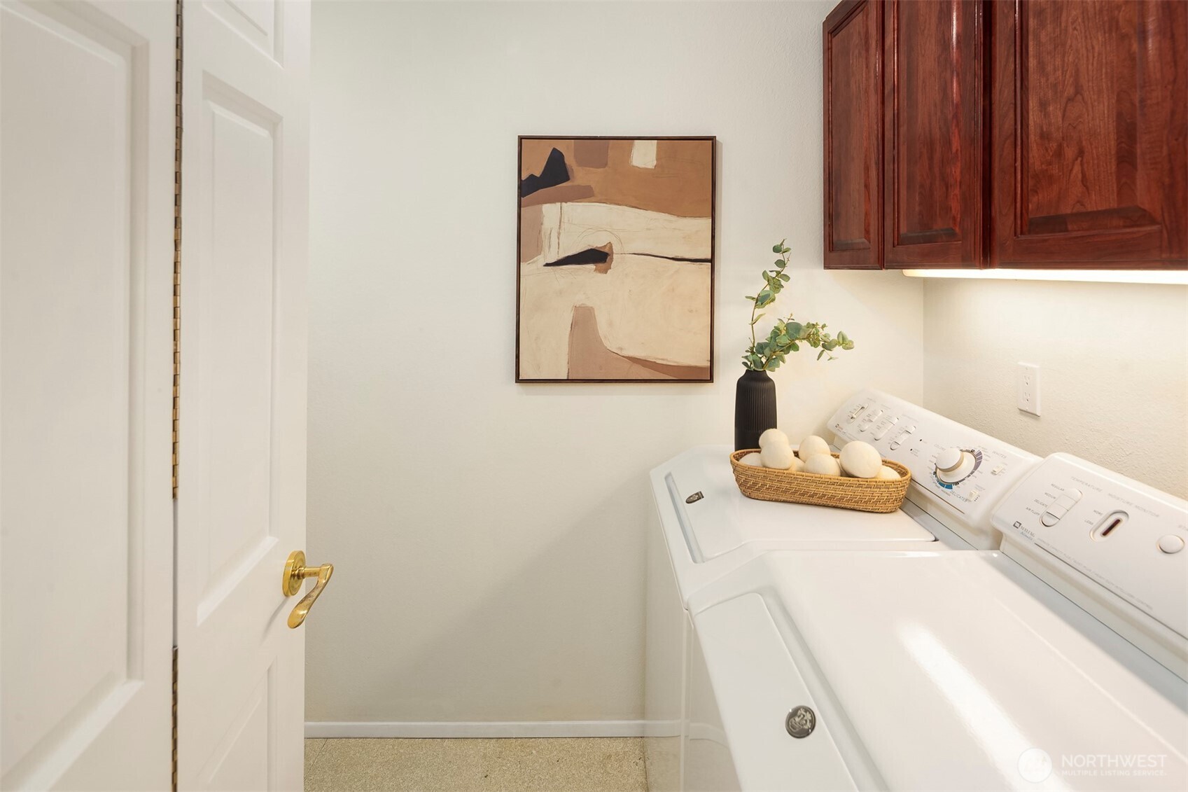 2565 Dexter Avenue N Unit: 303