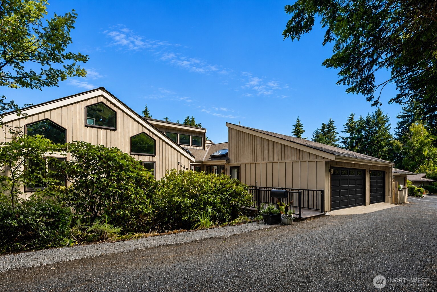 9360 Mercerwood Drive Drive