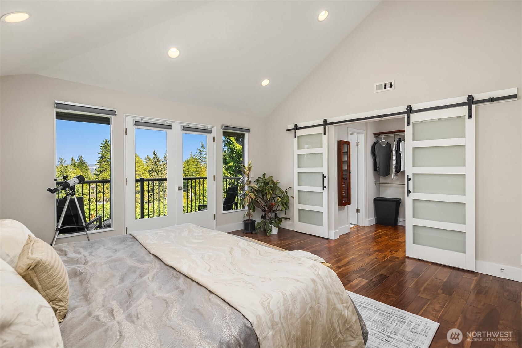 9360 Mercerwood Drive Drive
