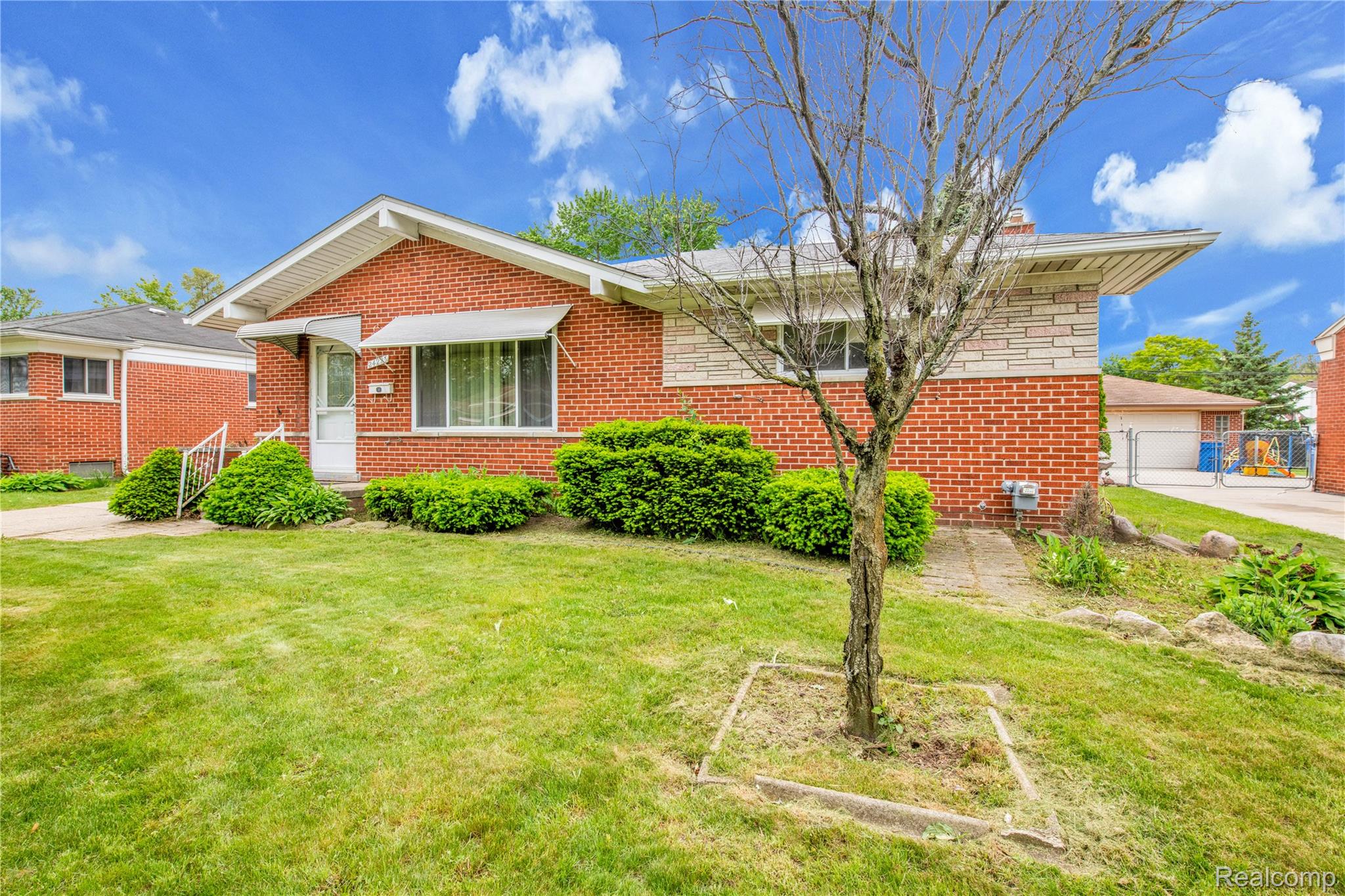 24223 LORETTA Avenue