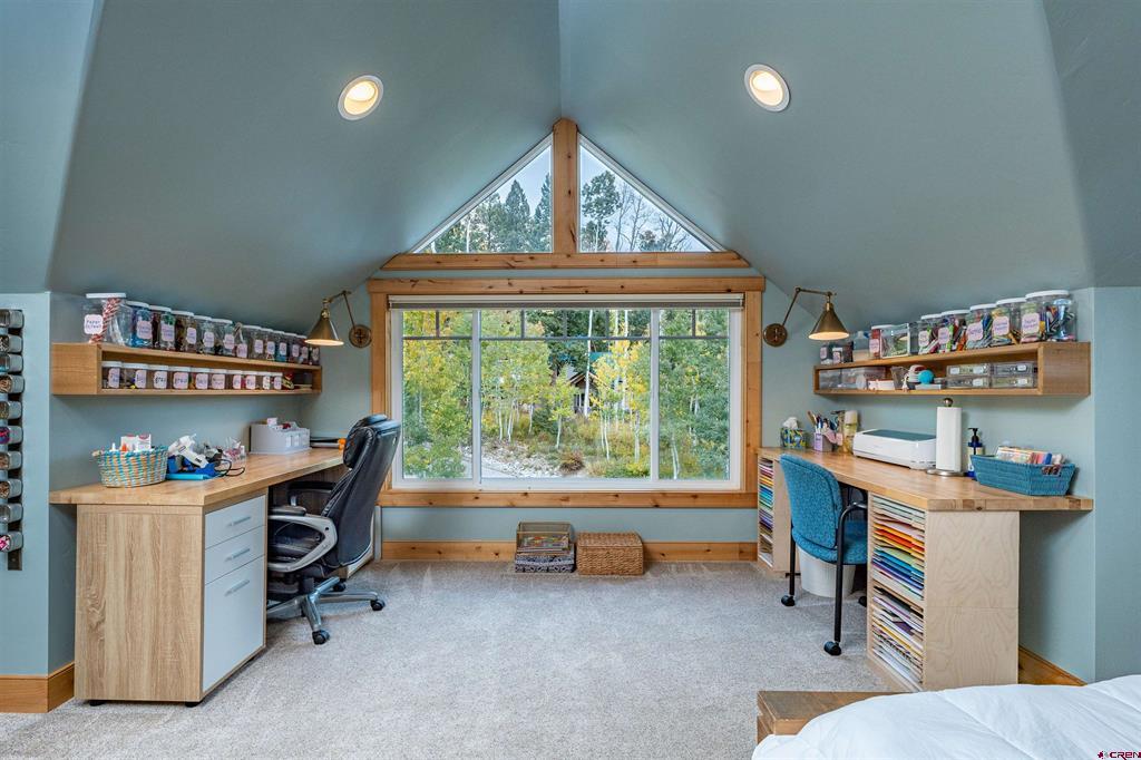 19 Creekside Drive