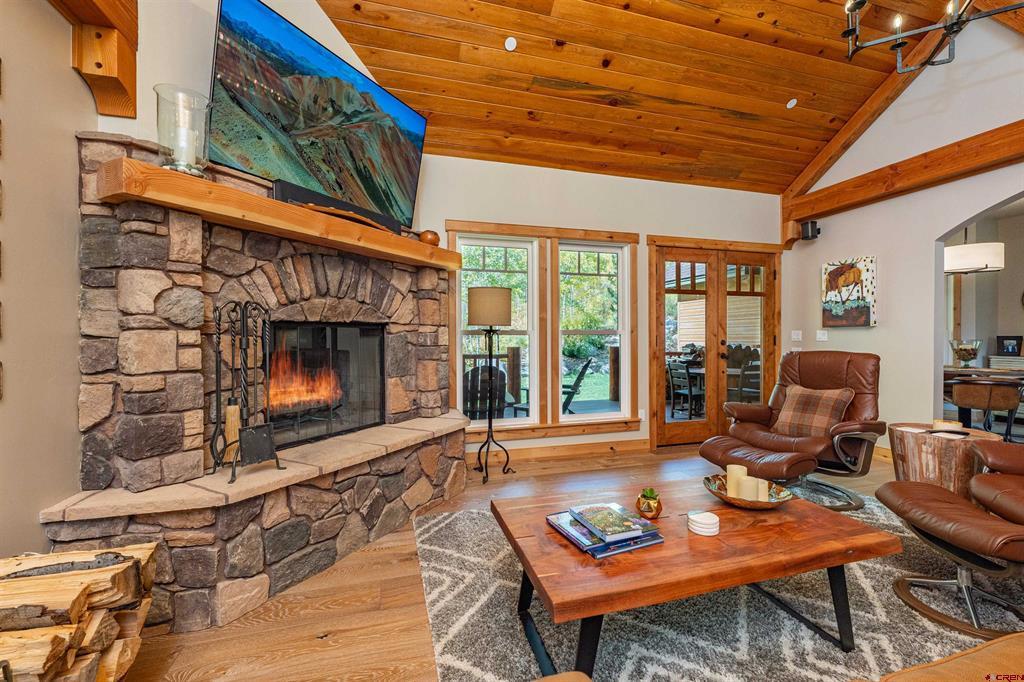 19 Creekside Drive