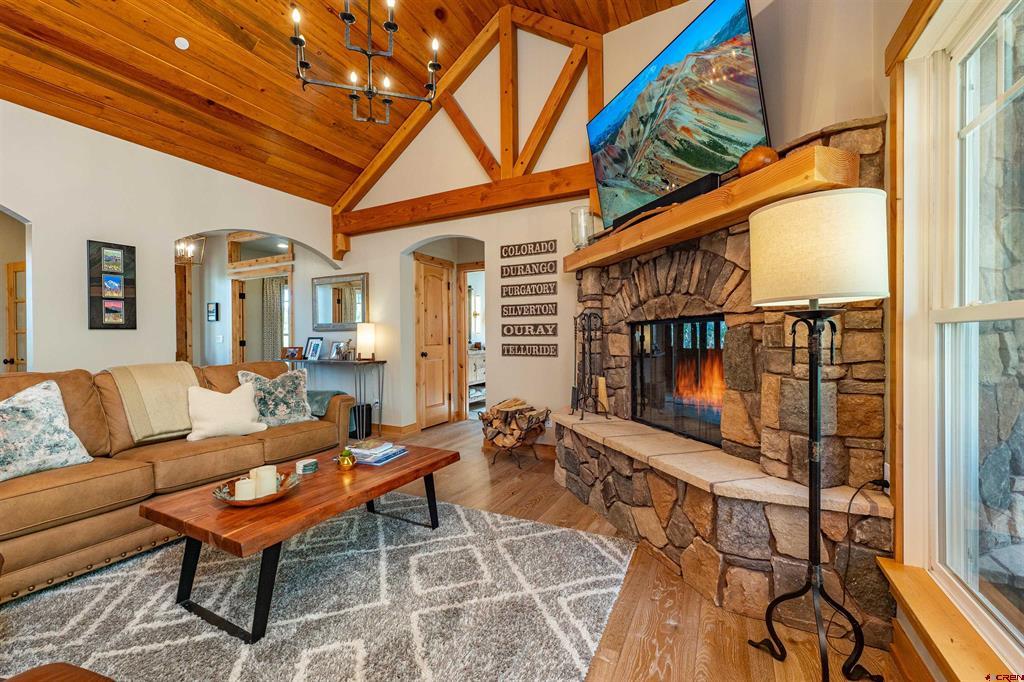19 Creekside Drive