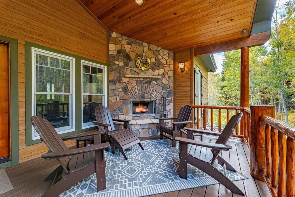 19 Creekside Drive