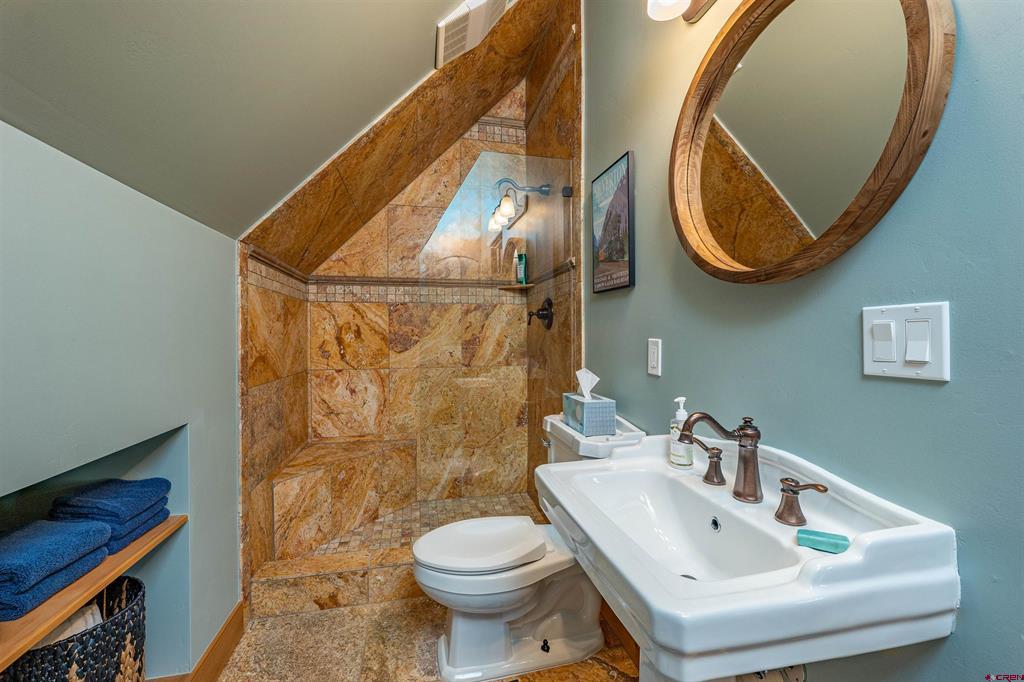 19 Creekside Drive