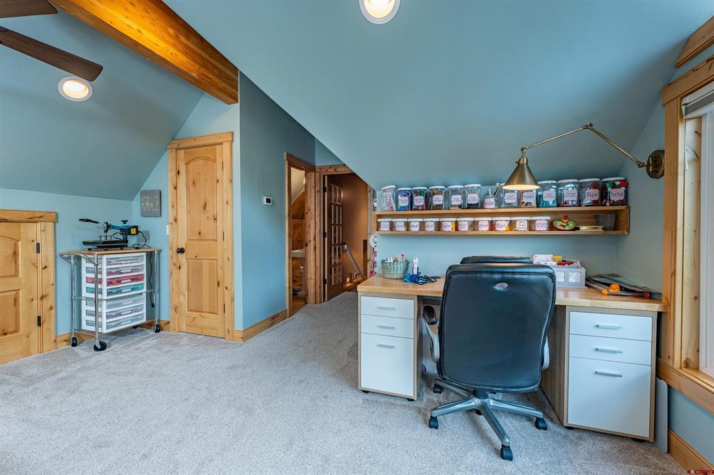 19 Creekside Drive