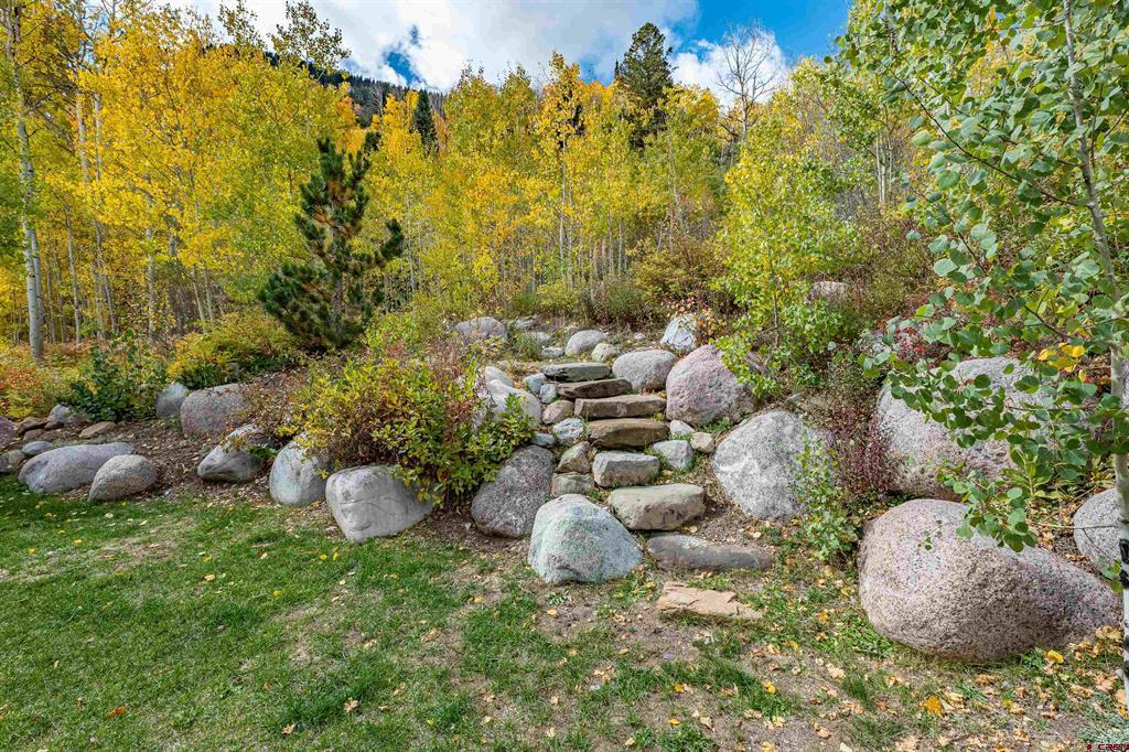 19 Creekside Drive