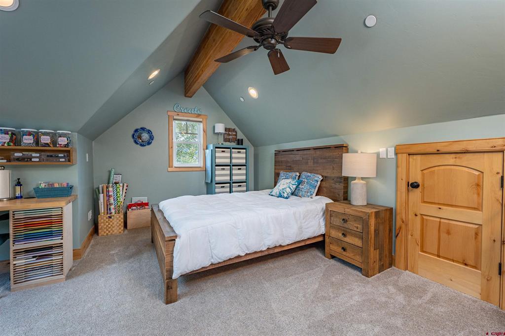 19 Creekside Drive