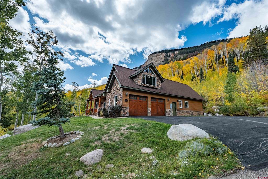 19 Creekside Drive
